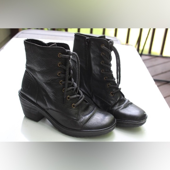 Fly London laced up booties - Picture 1 of 15